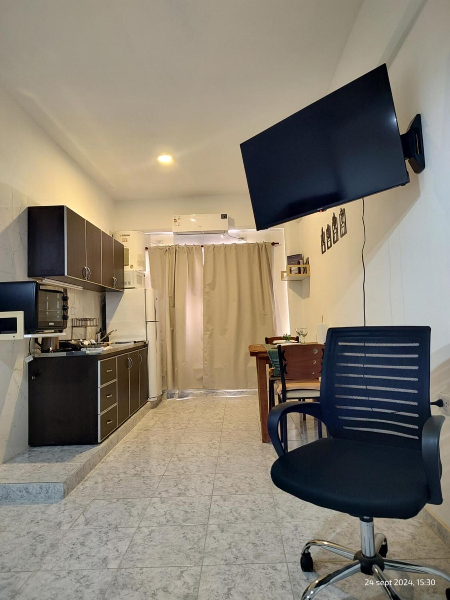Apartment Departamento En Planta Baja, Centrico, Cochera Cubierta Sarmiento265apart D5