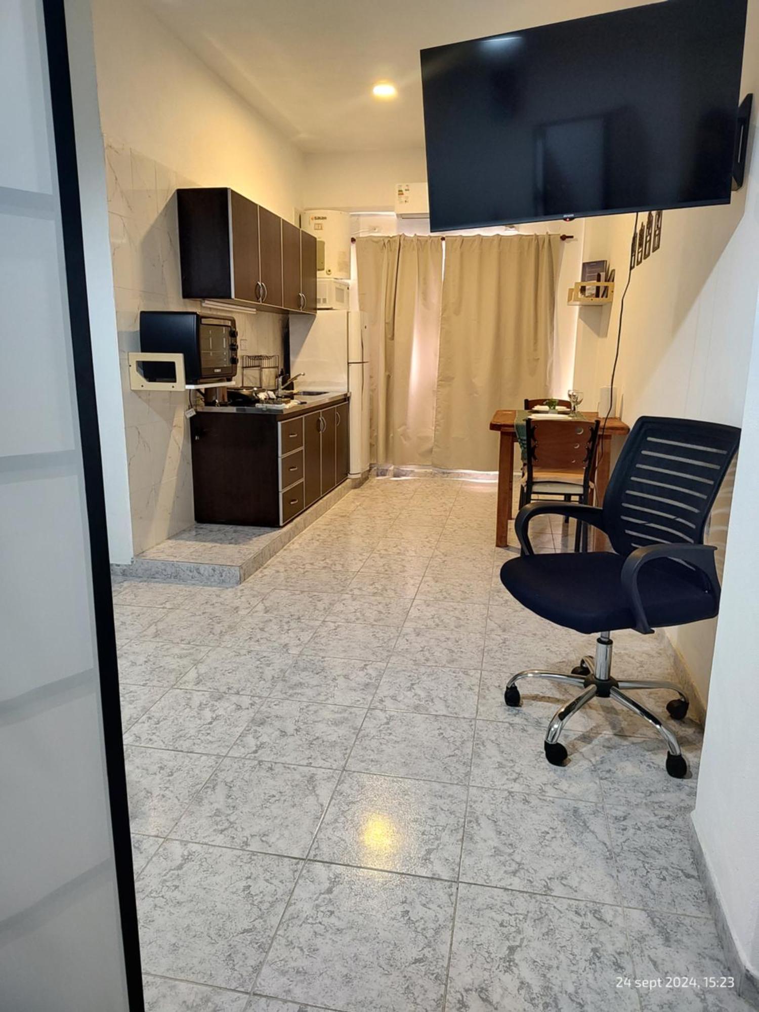 Departamento En Planta Baja, Centrico, Cochera Cubierta Sarmiento265apart D5 Apartment *